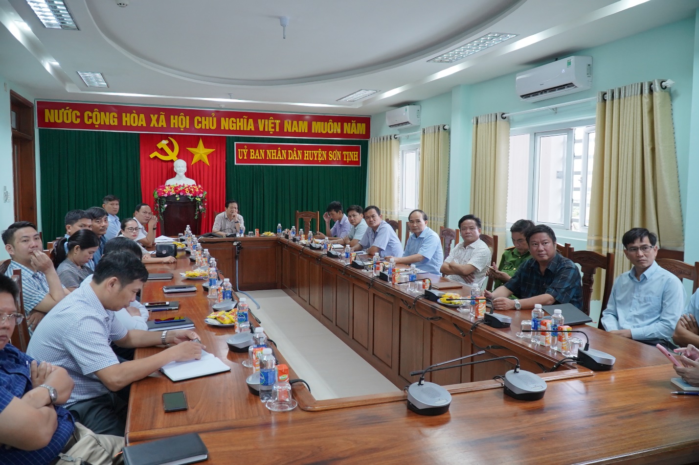 Sơn Tịnh: Tham dự Hội nghị trực tuyến toàn quốc về công tác cải cách hành chính và cung cấp dịch vụ công