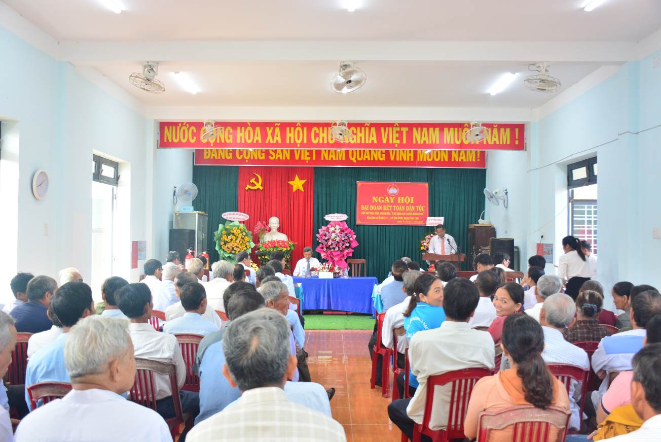 Chủ tịch Ủy ban MTTQVN huyện Sơn Tịnh dự ngày hội đại đoàn kết toàn dân tộc năm 2023 tại xã Tịnh Bình