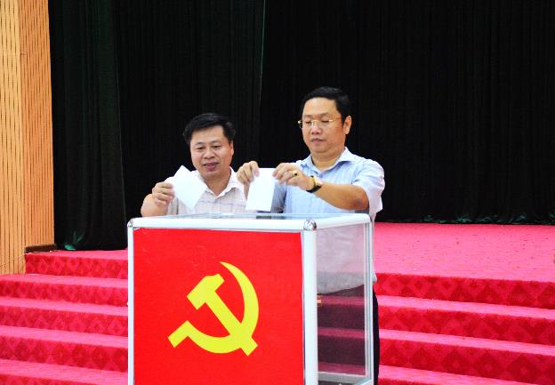 Huyện ủy Sơn Tịnh hội nghị đánh giá, xếp loại chất lượng Đảng bộ huyện năm 2023