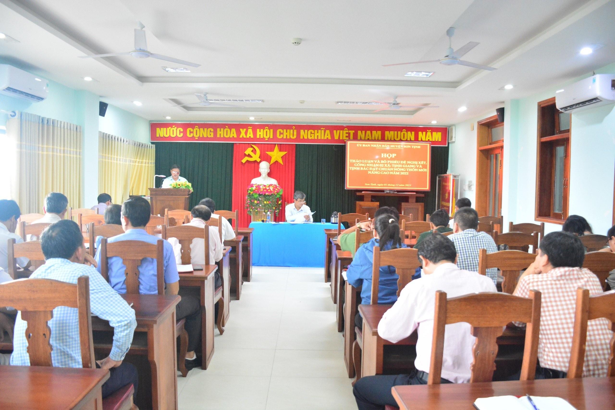 Sơn Tịnh họp thảo luận và bỏ phiếu đề nghị xét, công nhận 2 xã Tịnh Giang và Tịnh Bắc đạt chuẩn nông thôn mới nâng cao
