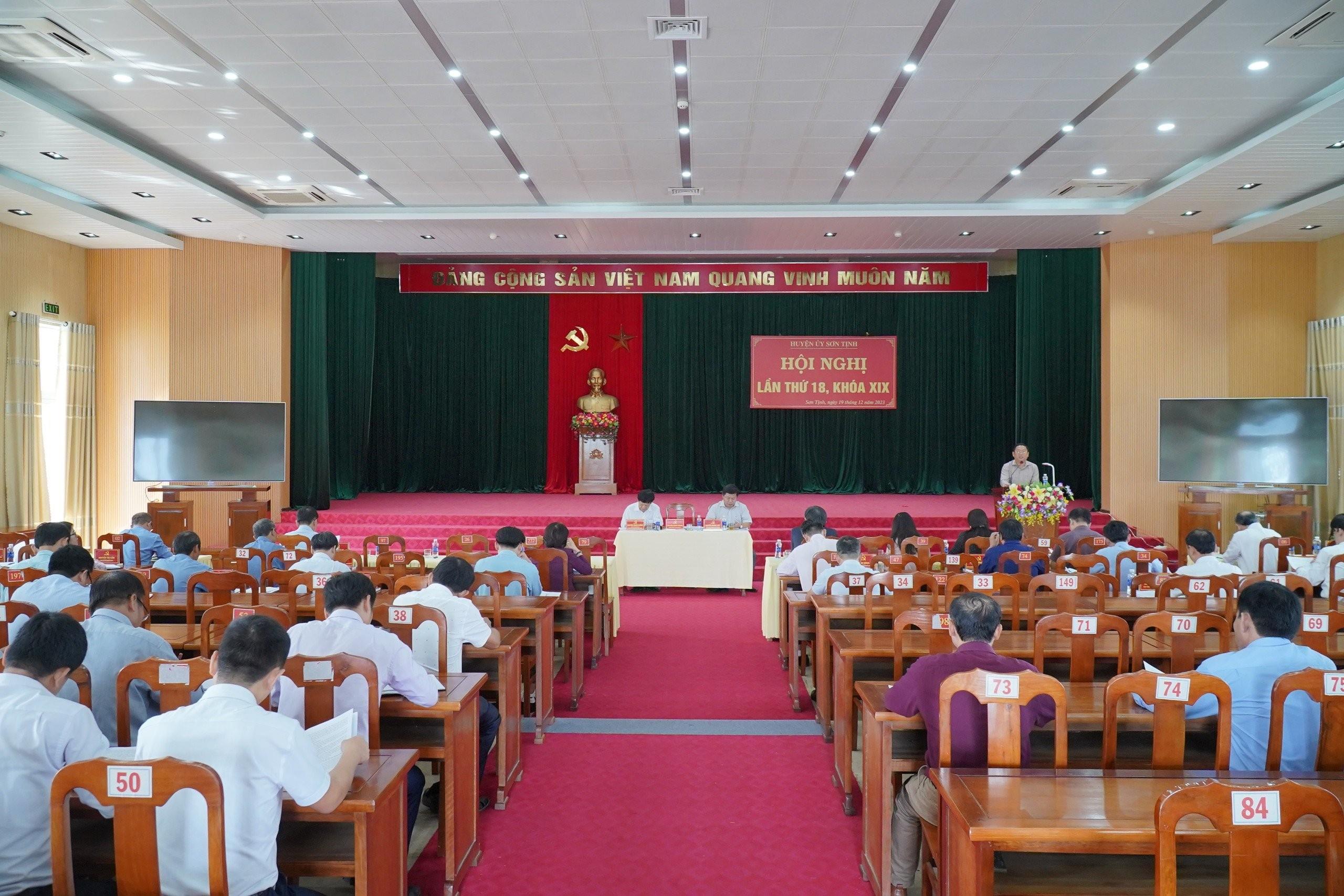 Sơn Tịnh tổ chức hội nghị Ban chấp hành Huyện ủy mở rộng