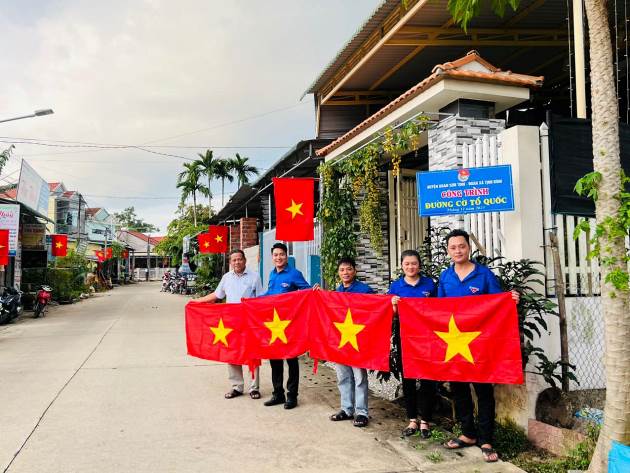 Sơn Tịnh ra mắt Công trình “Đường cờ Tổ quốc” tại xã Tịnh Bình