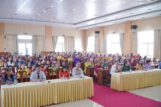 Sơn Tịnh gặp mặt lãnh đạo nữ cấp huyện, xã và công đoàn cơ sở
