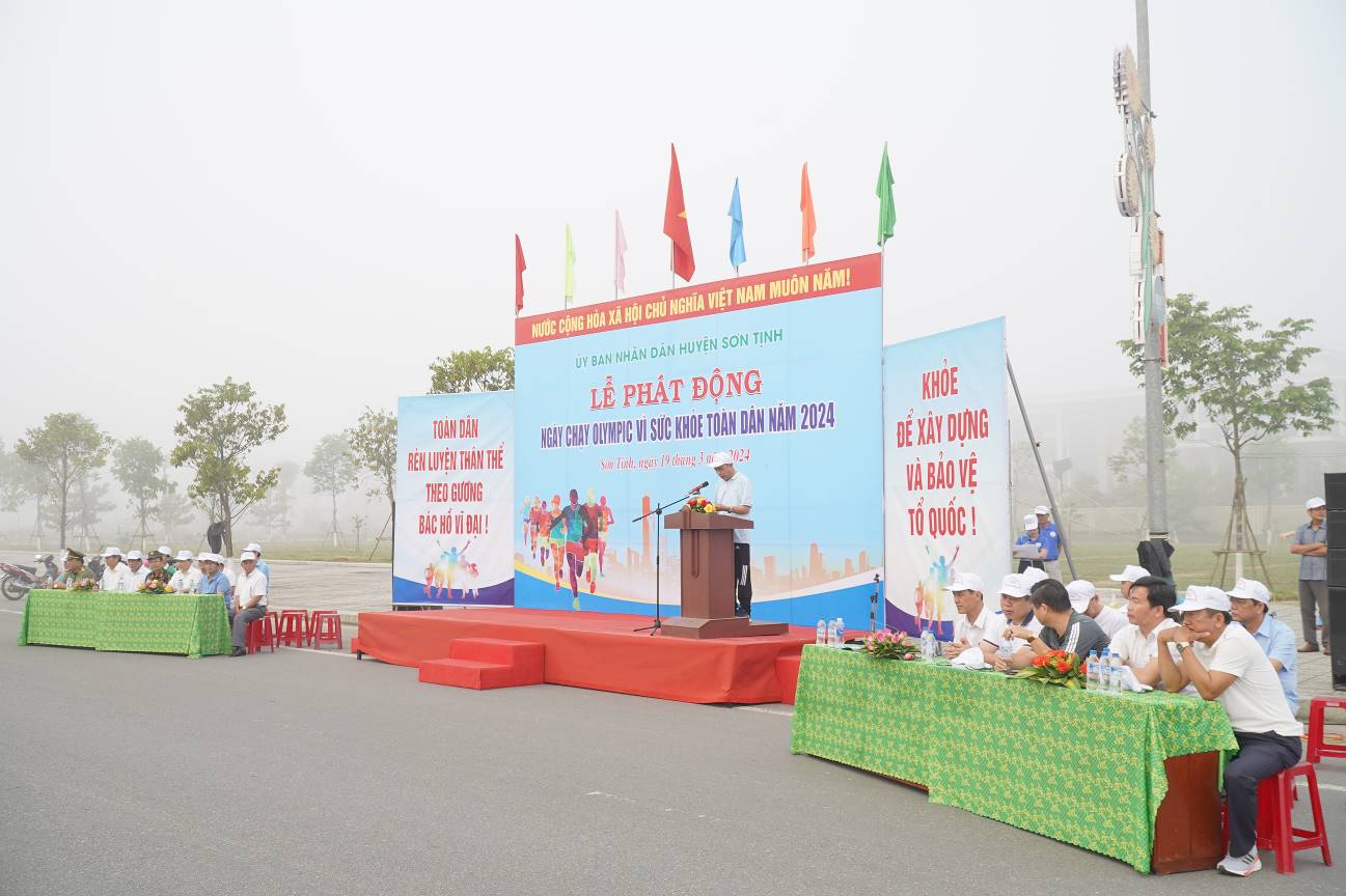 Huyện Sơn Tịnh tổ chức ngày chạy olympic vì sức khỏe toàn dân năm 2024