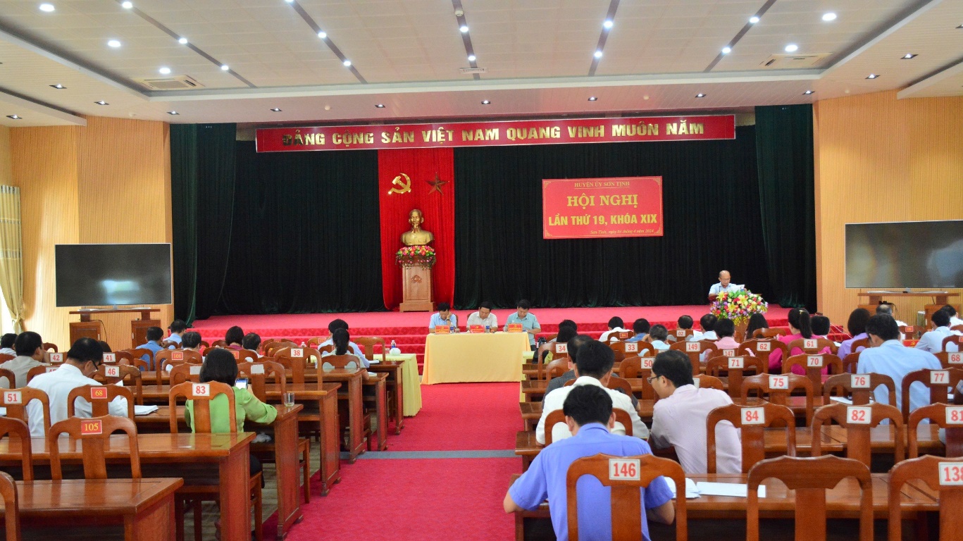 Huyện ủy Sơn Tịnh tổ chức hội nghị lần thứ 19, khóa XIX