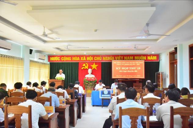 HĐND huyện Sơn Tịnh khóa XII, nhiệm kỳ 2021 - 2026 tổ chức kỳ họp thứ 19
