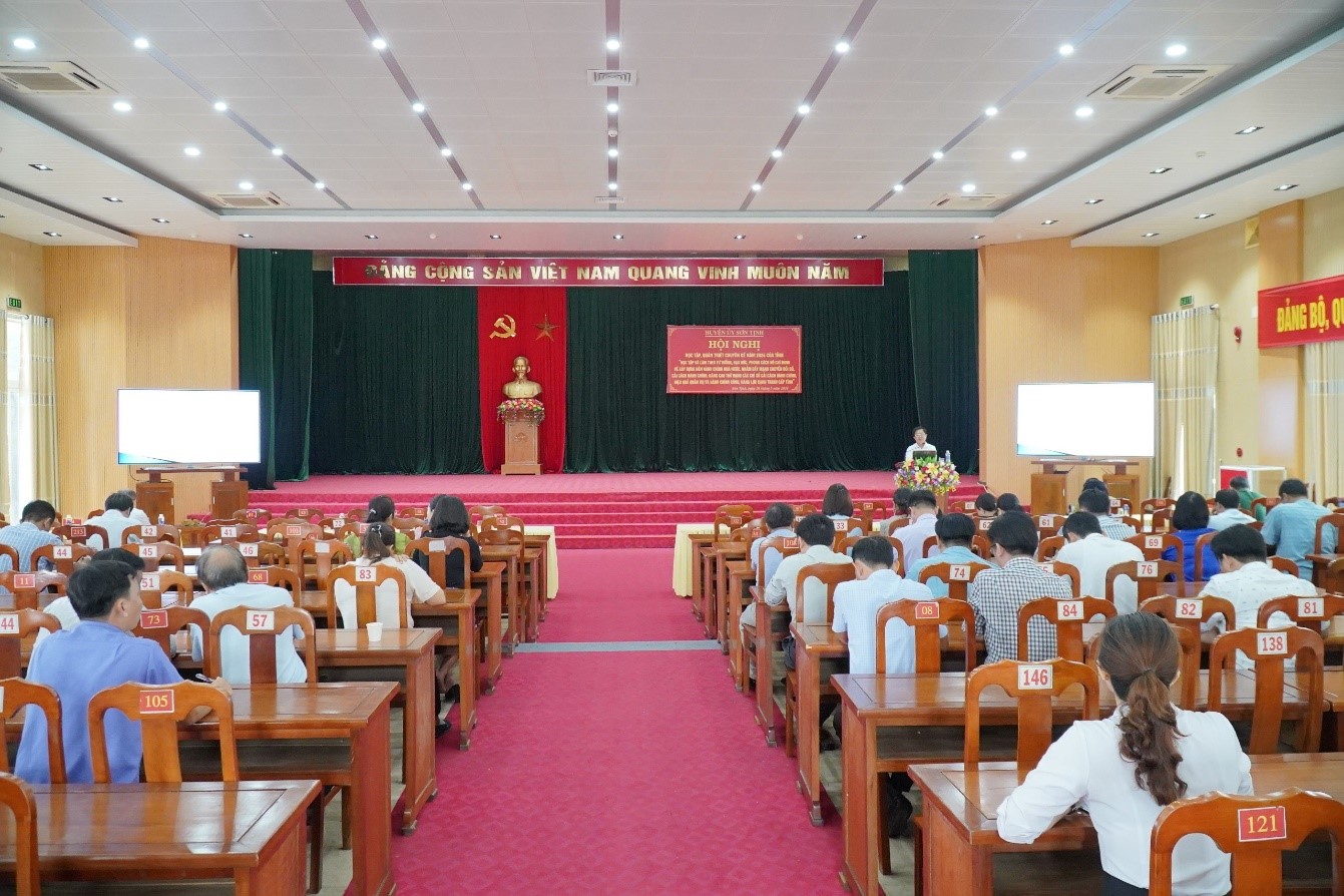 Huyện ủy Sơn Tịnh hội nghị học tập, quán triệt chuyên đề năm 2024 của Đảng bộ tỉnh
