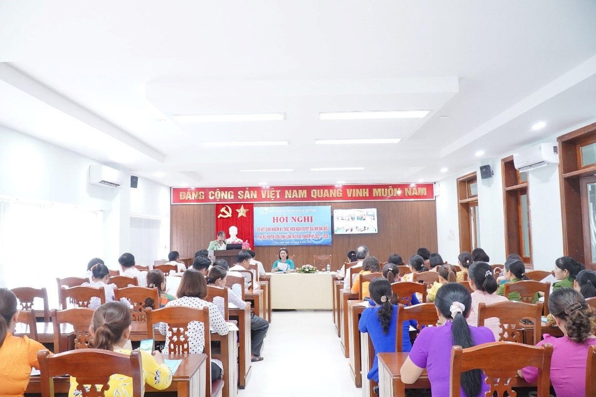 Hội LHPN huyện Sơn Tịnh sơ kết giữa nhiệm kỳ thực hiện Nghị quyết Đại hội đại biểu phụ nữ huyện lần thứ XVIII