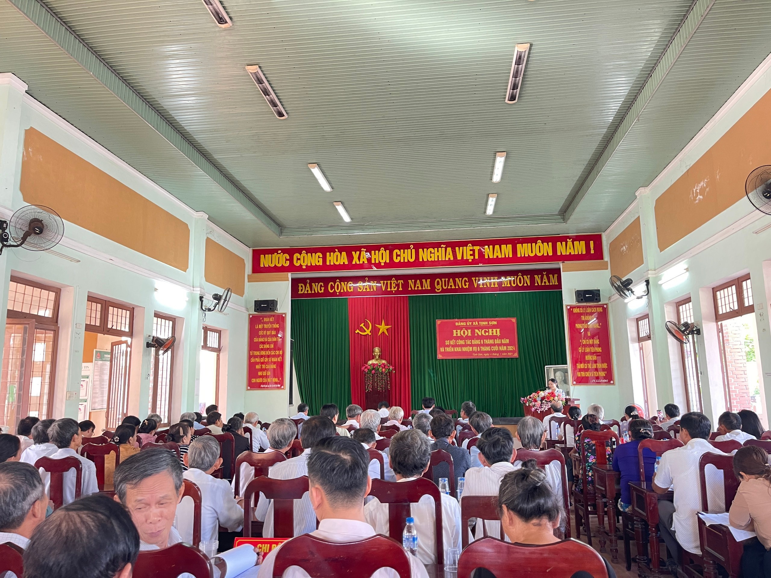 Bí thư Huyện ủy Sơn Tịnh dự hội nghị triển khai nhiệm vụ công tác Đảng 6 tháng cuối năm 2024 tại xã Tịnh Sơn