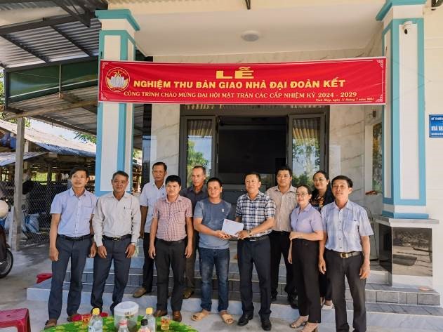 Uỷ ban MTTQVN huyện Sơn Tịnh nghiệm thu nhà đại đoàn kết tại xã Tịnh Hiệp