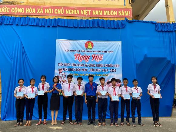 Hội đồng Đội huyện Sơn Tịnh Tổ chức Ngày hội Tiến bước lên Đoàn năm học 2019 - 2020