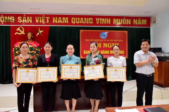 Hội LHPNVN huyện Sơn Tịnh triển khai nhiệm vụ những tháng cuối năm 2020
