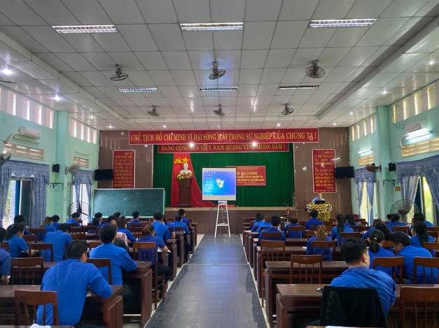 Sơn Tịnh tổ chức Lớp bồi dưỡng Lý luận chính trị và nghiệp vụ cho cán bộ Đoàn cơ sở năm 2020