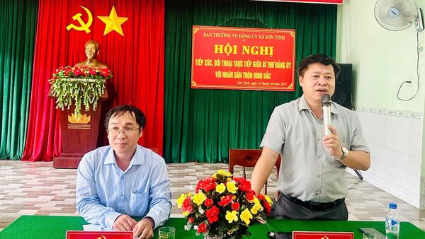 ĐẢNG ỦY - HĐND - UBND XÃ SƠN TỊNH TỔ CHỨC HỘI NGHỊ TIẾP XÚC, ĐỐI THOẠI TRỰC TIẾP GIỮA NGƯỜI ĐỨNG ĐẦU CẤP ỦY, CHÍNH QUYỀN VỚI NHÂN DÂN THÔN BÌNH BẮC