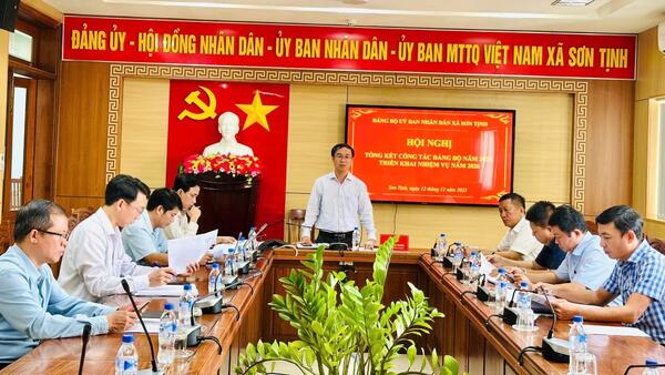 ĐẢNG BỘ UBND XÃ SƠN TỊNH TỔ CHỨC HỘI NGHỊ TỔNG KẾT CÔNG TÁC NĂM 2025, TRIỂN KHAI NHIỆM VỤ NĂM 2026