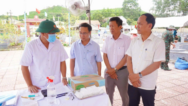 LÃNH ĐẠO XÃ SƠN TỊNH THĂM HỎI, ĐỘNG VIÊN LỰC LƯỢNG THỰC HIỆN NHIỆM VỤ TÌM KIẾM, QUY TẬP VÀ XÁC ĐỊNH DANH TÍNH HÀI CỐT LIỆT SĨ TRÊN ĐỊA BÀN XÃ