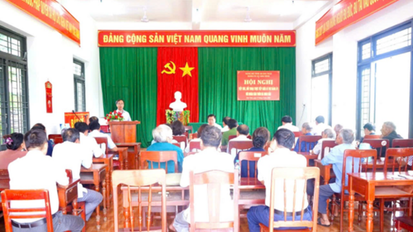 BÍ THƯ ĐẢNG ỦY XÃ SƠN TỊNH ĐỐI THOẠI VỚI NHÂN DÂN THÔN HÀ NHAI BẮC