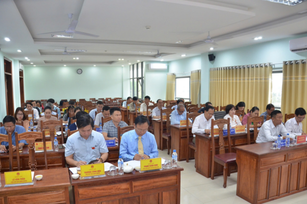HĐND HUYỆN SƠN TỊNH TỔ CHỨC THÀNH CÔNG KỲ HỌP CHUYÊN ĐỀ LẦN THỨ 28